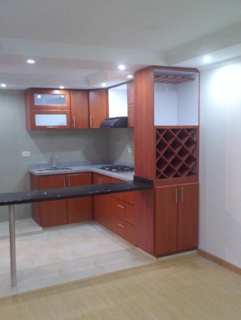 COCINA INTEGRAL CON BARRA
